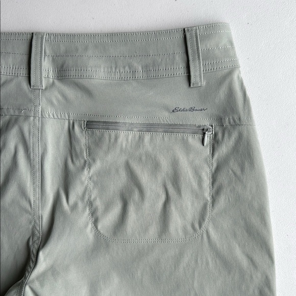 Eddie Bauer Sage Green Rolled Hem Bermuda Shorts Lightweight Casual - Picture 3 of 15
